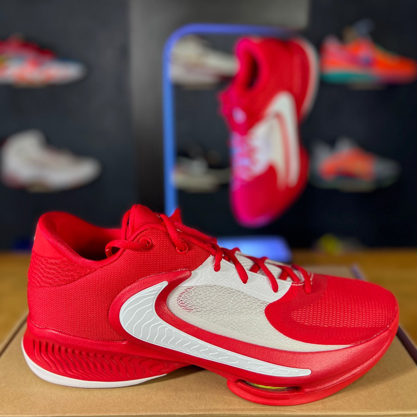 Zoom Freak 4 "University Red"