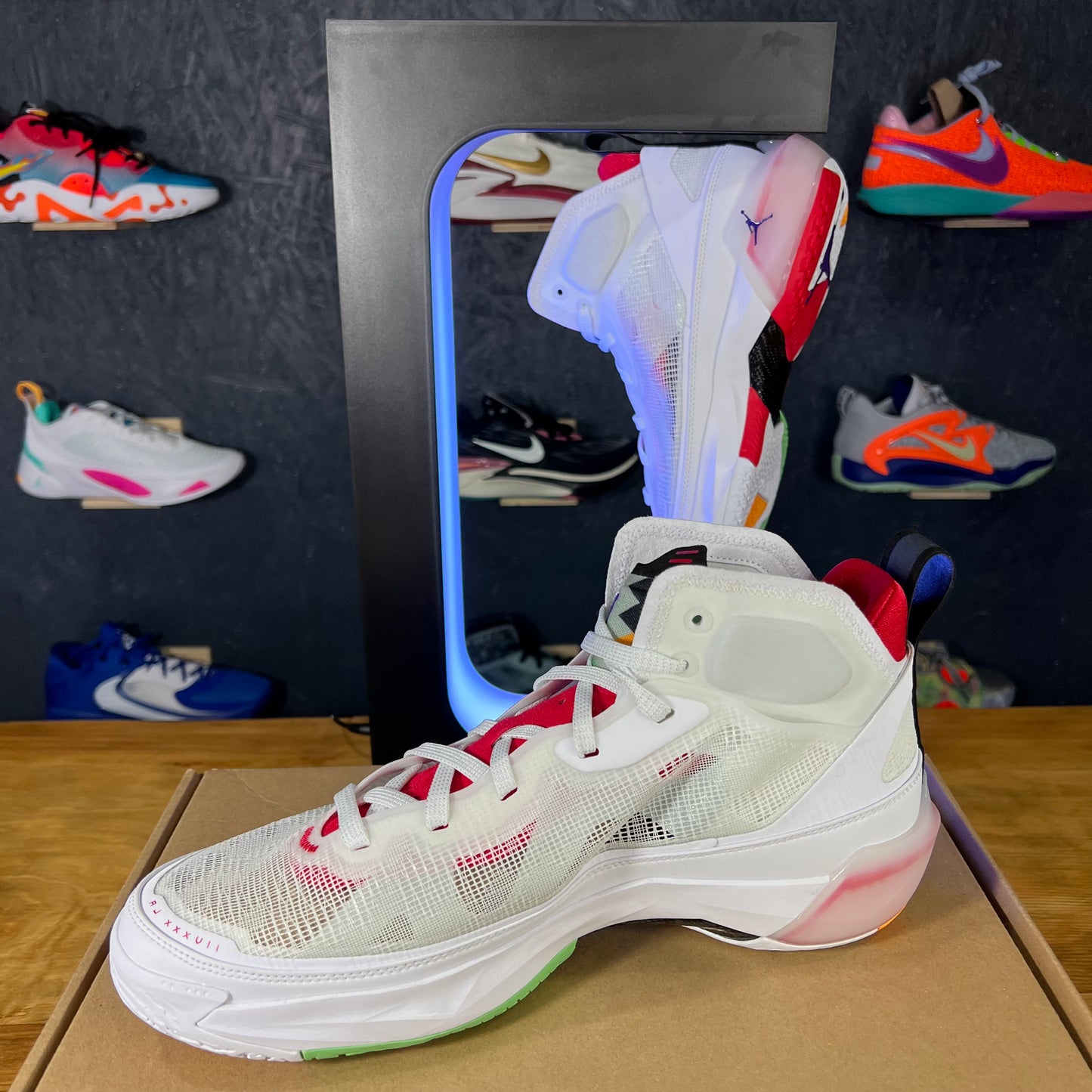 Air Jordan 37 "Hare"