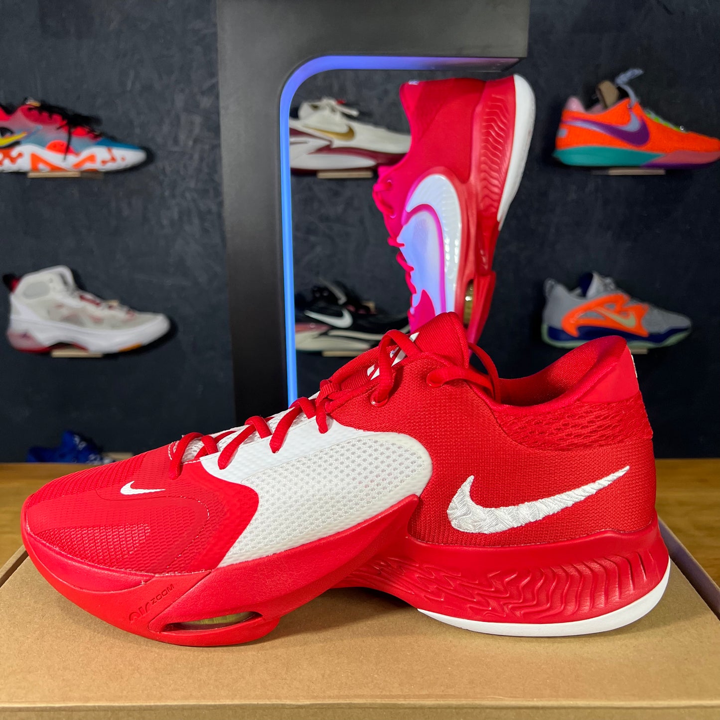 Zoom Freak 4 "University Red"