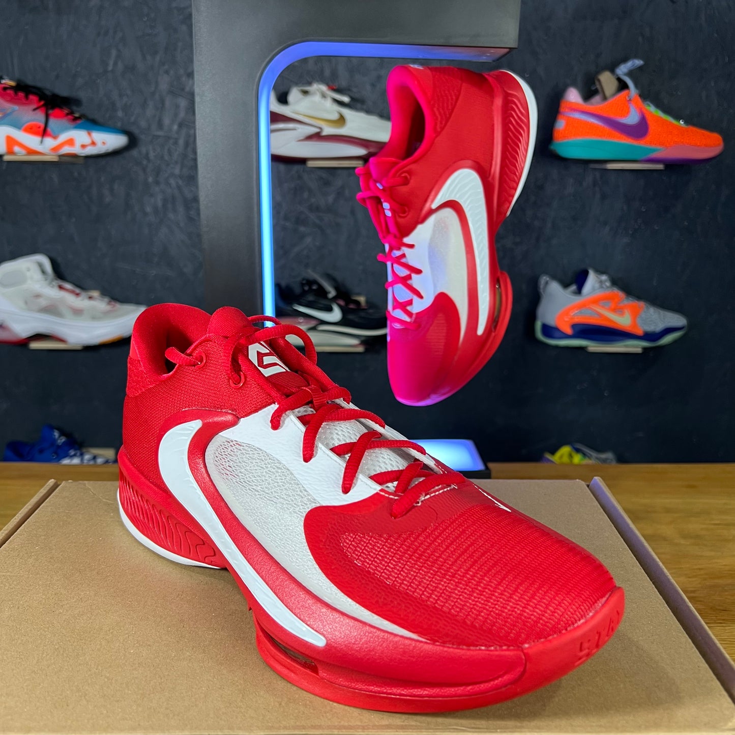 Zoom Freak 4 "University Red"