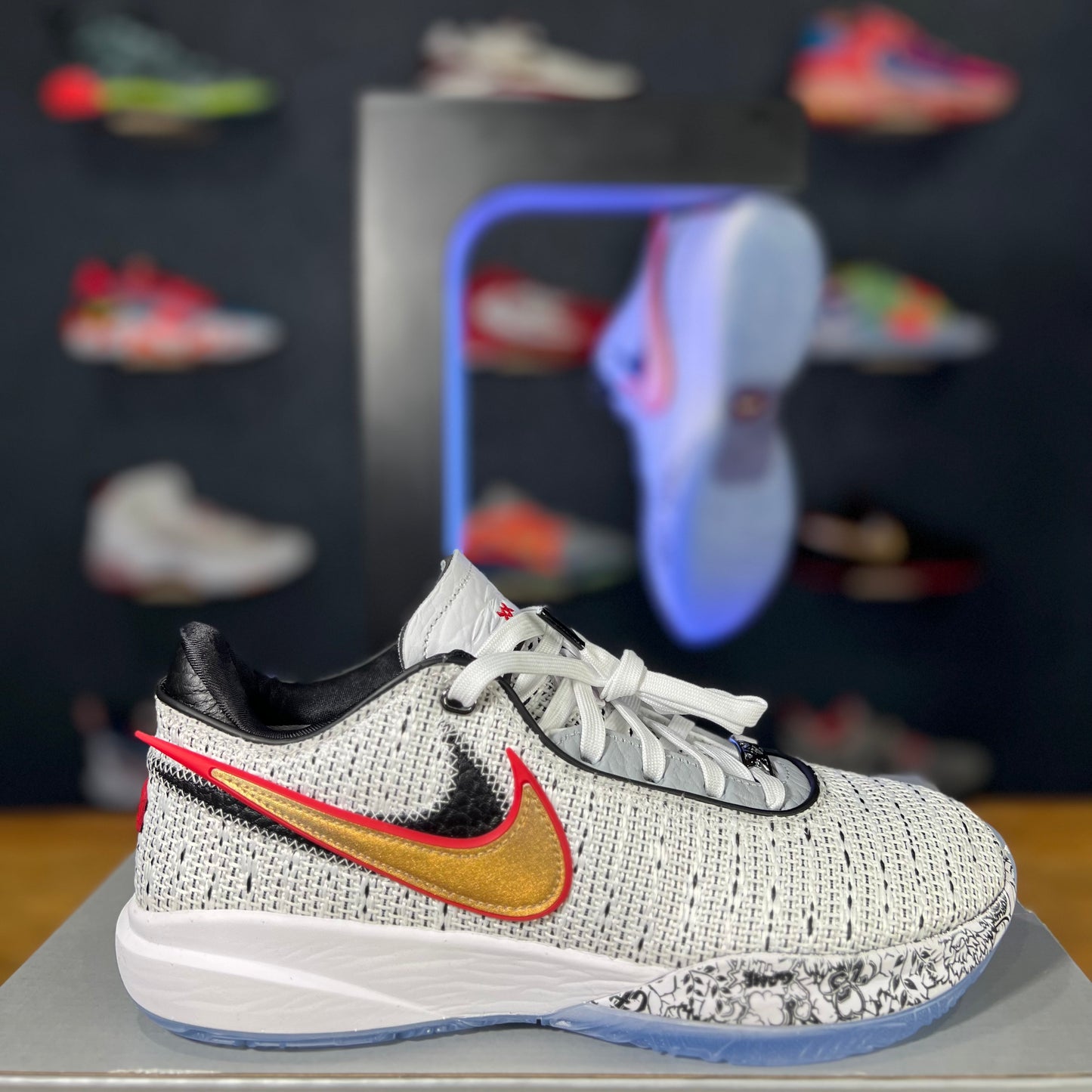 Lebron XX / The Debut