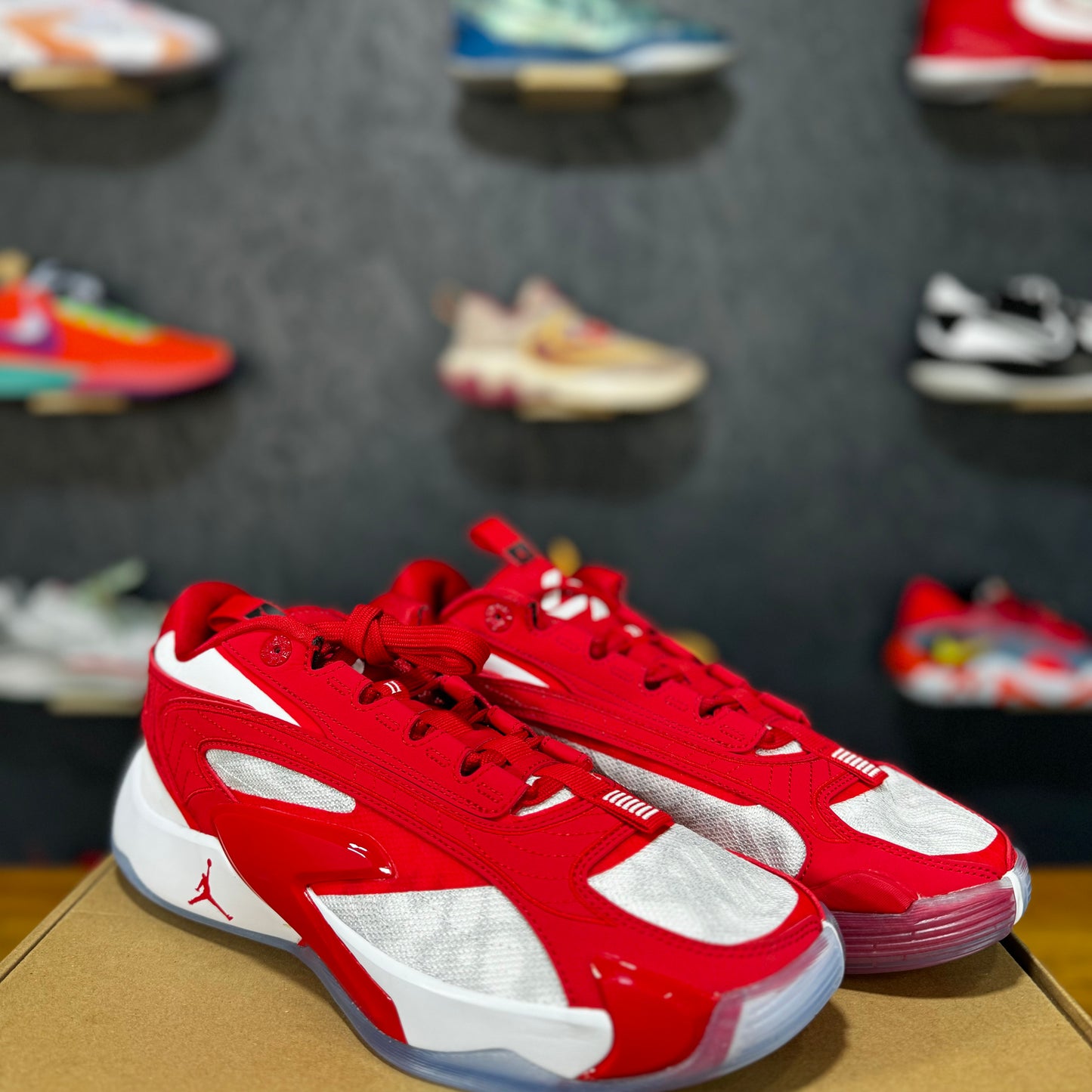 Luka 2 "University Red"